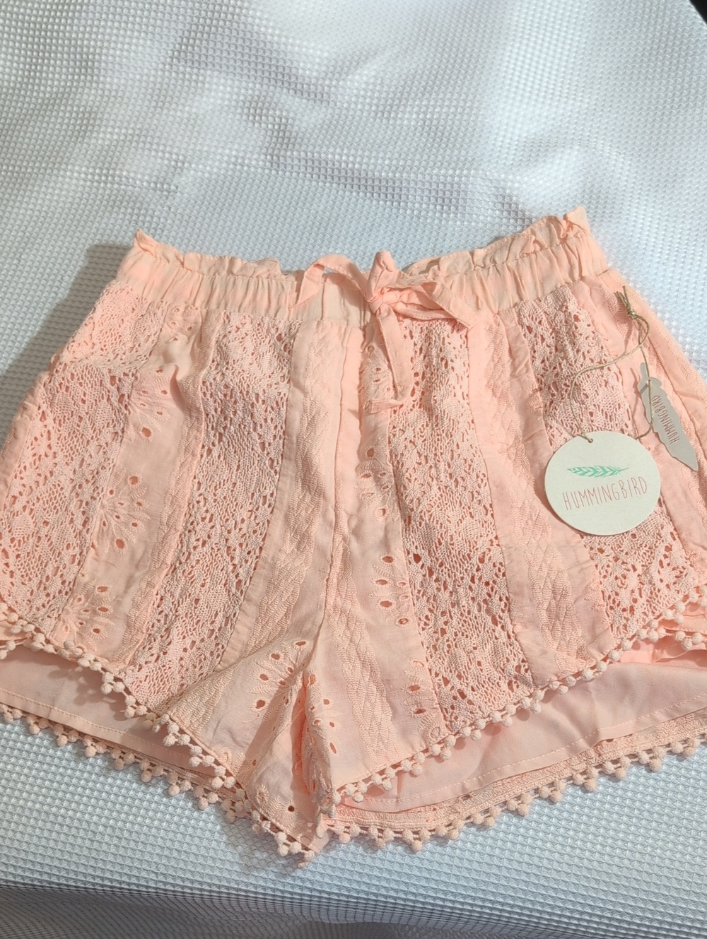 Hummingbird Peach Crochet Pom-Pom Trim Women's Shorts Size S,M,L